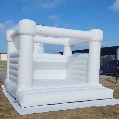 Cama para niños pequeños personalizada Castillo blanco pastel de salto inflable con soplador