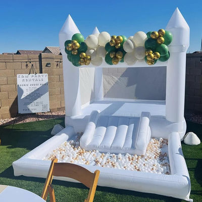 Cama para niños pequeños personalizada Castillo blanco pastel de salto inflable con soplador