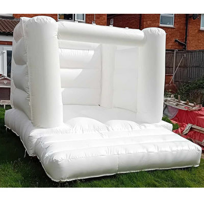 Cama para niños pequeños personalizada Castillo blanco pastel de salto inflable con soplador