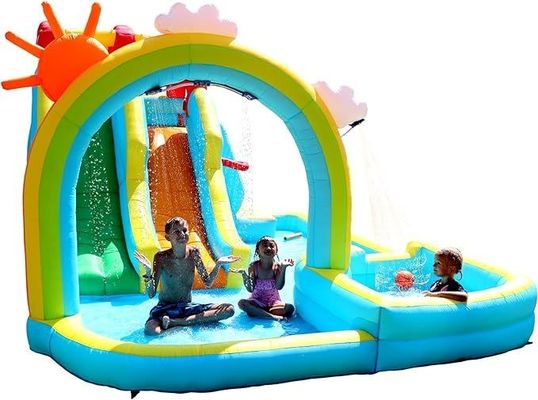 Cortina de agua del arco iris y escalada en roca agua inflable doble toboganes juego de parque para niños