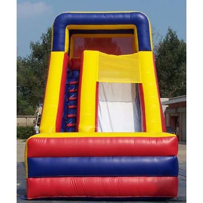 Grandes toboganes de salto inflables al aire libre con tamaño personalizado y material de lona de PVC