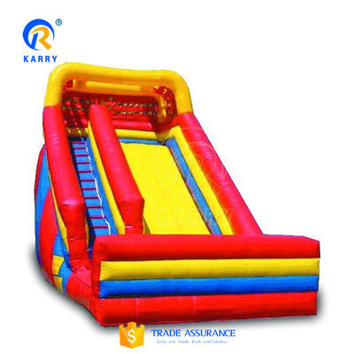 Grandes toboganes de salto inflables al aire libre con tamaño personalizado y material de lona de PVC