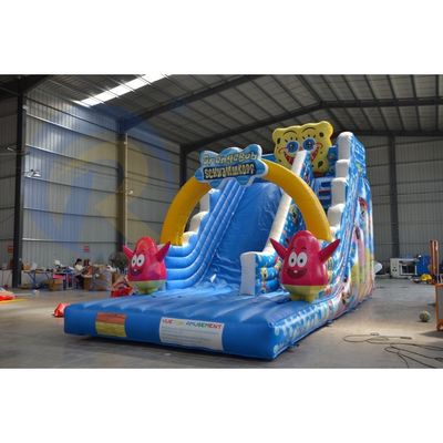 Personaje de dibujos animados favorito de los niños Gran tobogán de agua inflable azul para adultos