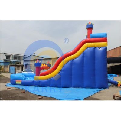 Deslizadores de agua inflables con soplador de aire estándar CE y diseño de bloques de construcción del partido