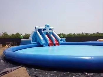 Gran piscina inflable Casa de rebote Castillo de rebote con soplador y tobogán de agua inflable