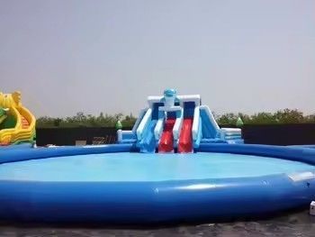 Gran piscina inflable Casa de rebote Castillo de rebote con soplador y tobogán de agua inflable