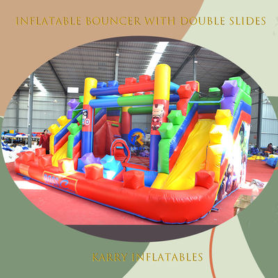 Casa de rebote inflable con deslizador y soplador