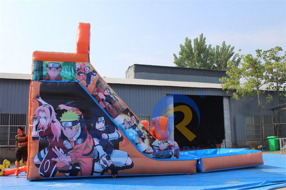 Equipo inflable de PVC comercial Personajes de anime de sangre caliente tobogán acuático con piscina