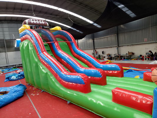 Juegos deportivos de baloncesto inflables comerciales, tobogán de piscina de agua para niños y adultos