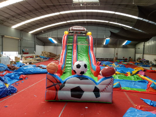 Juegos deportivos de baloncesto inflables comerciales, tobogán de piscina de agua para niños y adultos