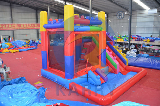 Casa de rebote inflable para patios interiores con opciones personalizables e incluye soplador CE