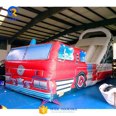 Los equipos de reparación de los camiones de bomberos grandes incluyen el tobogán seco inflable para empresas comerciales.