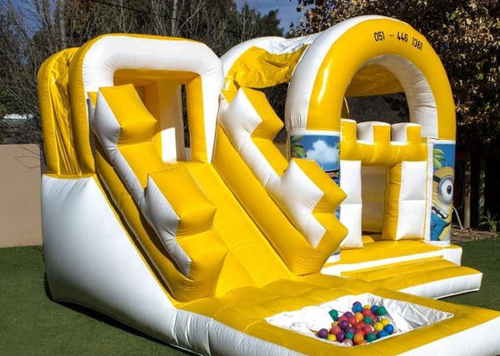 Alquiler comercial Casa de salto con piscina de agua y soplador Rango de edad de 8 a 13 años