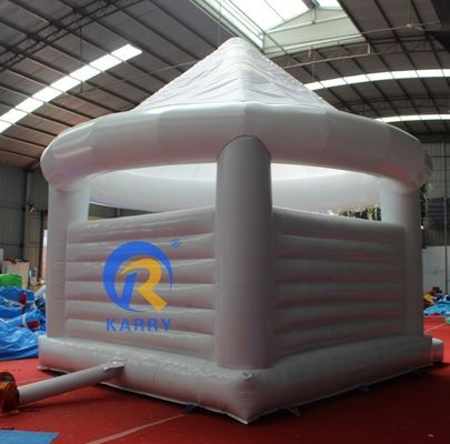 Cama rebotante de trampolín de boda inflable blanca personalizada de 4 * 4m para saltos de fiestas para adultos