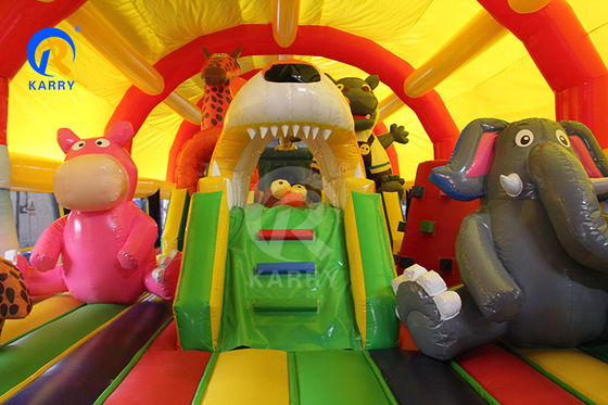 Gran patio de juegos de la ciudad de la diversión al aire libre Laberinto del castillo inflable para niños y adultos
