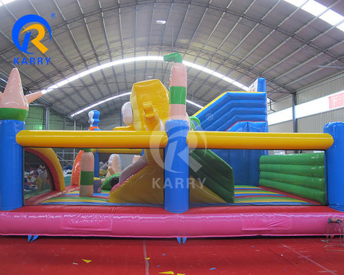 Parque de diversiones de agua inflable dibujos animados Esponja Ciudad divertida con toboganes y castillo de saltos