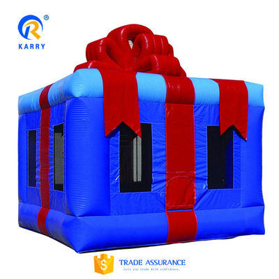 Características PORTABLE caja de regalo inflable de lujo saltador de agua puñetazo Casa para la venta de la fiesta