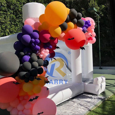 Fiesta de bodas Castillo de Salto Blanco Inflable personalizado con deslizamiento y combo de salpicador
