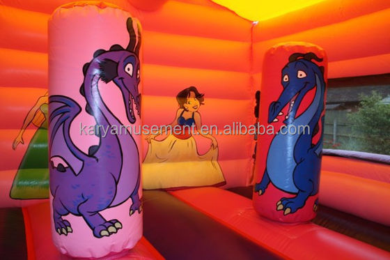 Hermosa Princesa Castillo Puente inflable para niños saltando diversión en el parque de atracciones