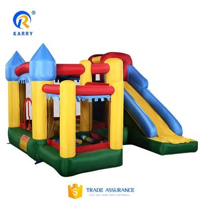 Características PORTABLE Inflable castillo de salvadores con tobogán comercial castillo inflable