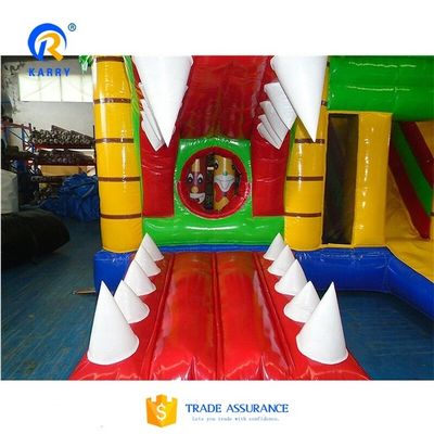 EN14960 Salto de pista de obstáculos con deslizamiento combinado de castillo inflable certificado