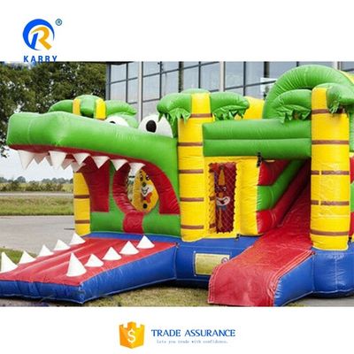 EN14960 Salto de pista de obstáculos con deslizamiento combinado de castillo inflable certificado
