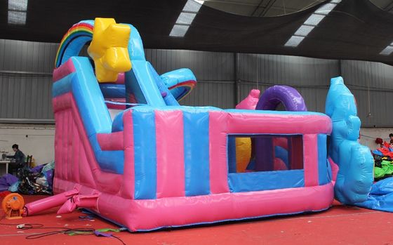 Alquiler de fiesta comercial 5x5.5m castillo inflable con deslizamiento unicornio