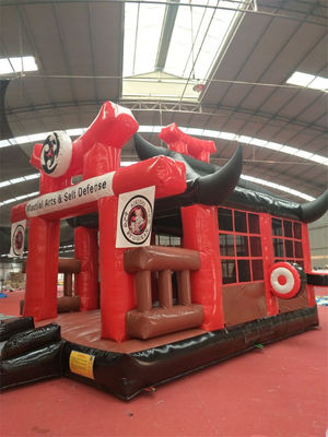 Parque de diversiones popular Castillo inflable Karate Ninja Guerrero Guardabosques Castillo de salto