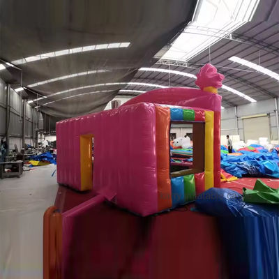 La fiesta es imprescindible alquiler comercial para niños estand de concesión con castillo inflable
