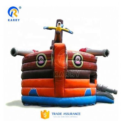 Juegos al aire libre Barco pirata Combo Jumper con toboganes inflables y casa del portero