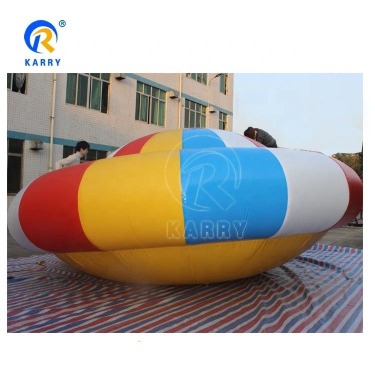 Tamaño del cliente Juegos acuáticos de botes hinchables con capacidad máxima de 100-500 kg