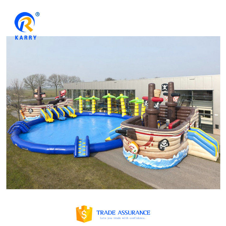 Deslizamiento de agua de color personalizado piscina inflable para barco pirata parque acuático inflable