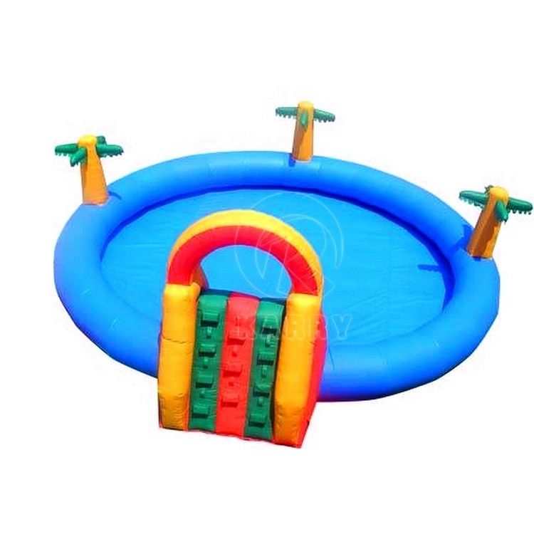 Piscina inflable de colores personalizados flotando para un buen rato