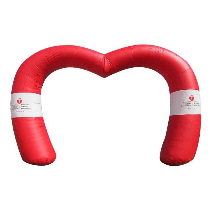 Arco inflable en forma de corazón personalizado para decoración de eventos Destaca entre la multitud