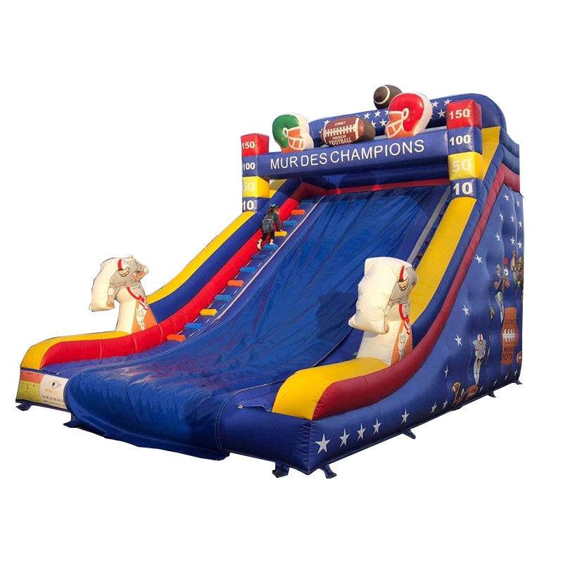 Alquiler comercial de tobogán de agua inflable con tema de jugador de rugby y color personalizado