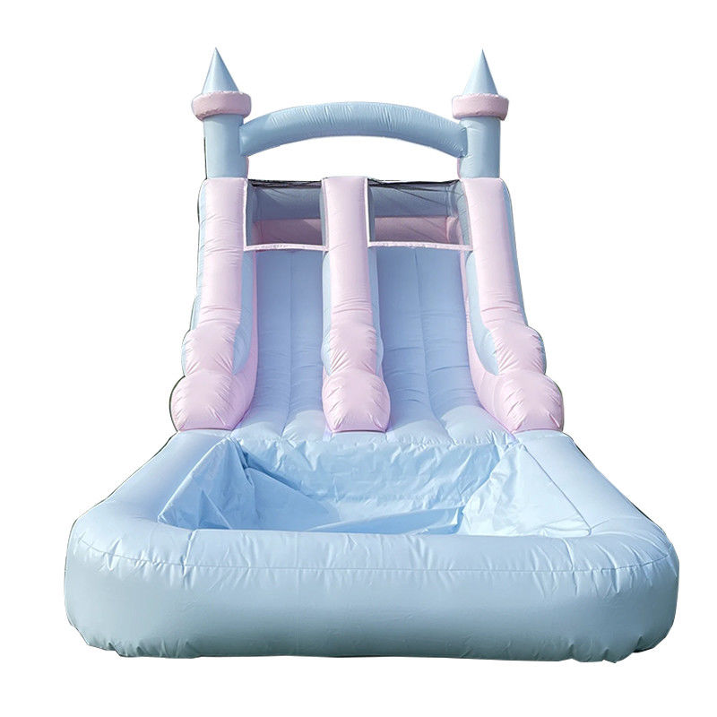 Entretenimiento en interiores y exteriores Deslizamiento de agua inflable de color claro con piscina