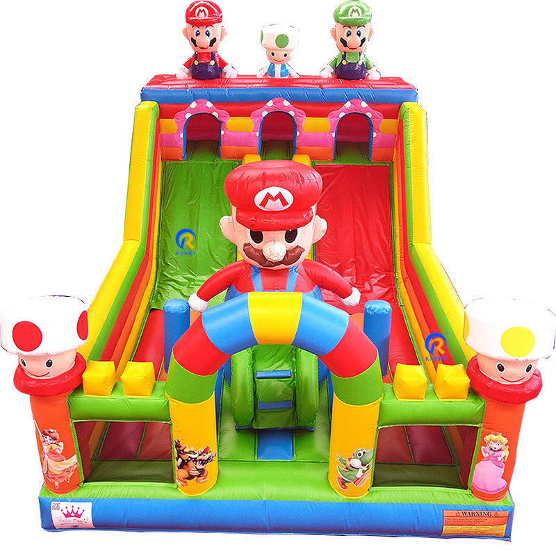 Deslizamientos inflables al aire libre para niños Unisexo tamaño personalizado Jardín de juegos del castillo rebobinado