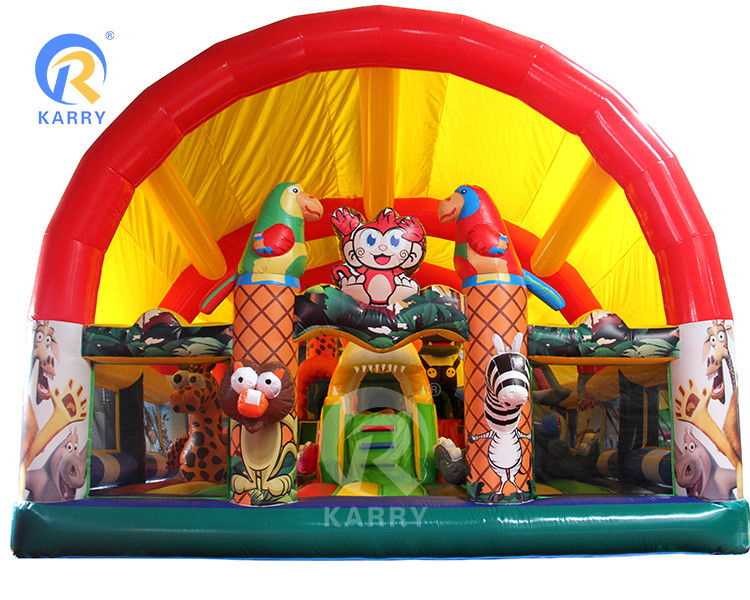 Gran patio de juegos de la ciudad de la diversión al aire libre Laberinto del castillo inflable para niños y adultos