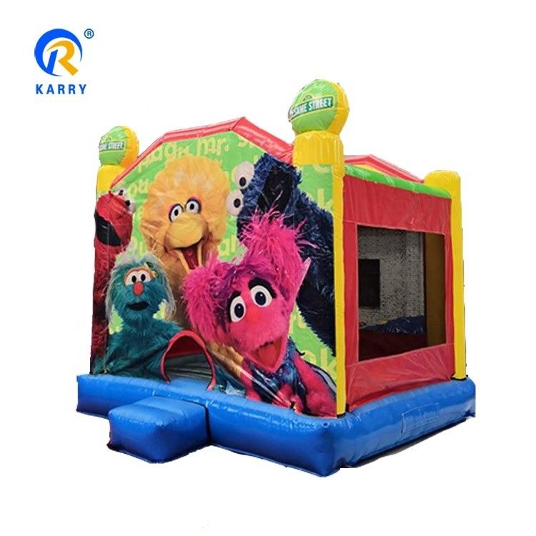 EN14960 Certificado color personalizado Sésamo Street Inflatable del patio de recreo para niños