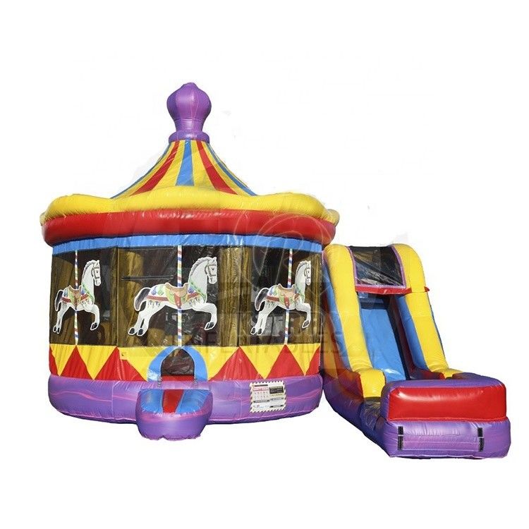 Características PORTABLE Carrusel Gigante Castillo Rebobinado Combo Deslizador con color personalizado