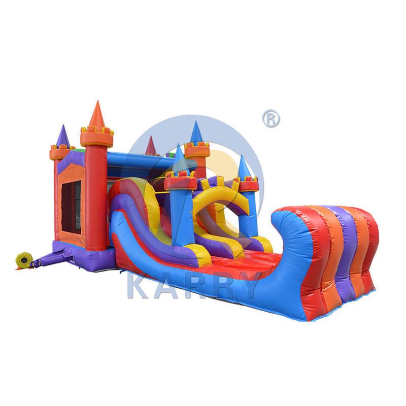 Obtenga lo mejor de ambos mundos con nuestro deslizamiento de casa inflable de caballeros comerciales