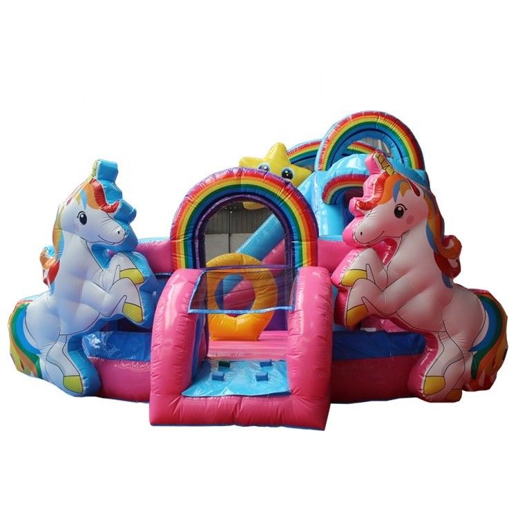 Alquiler de fiesta comercial 5x5.5m castillo inflable con deslizamiento unicornio
